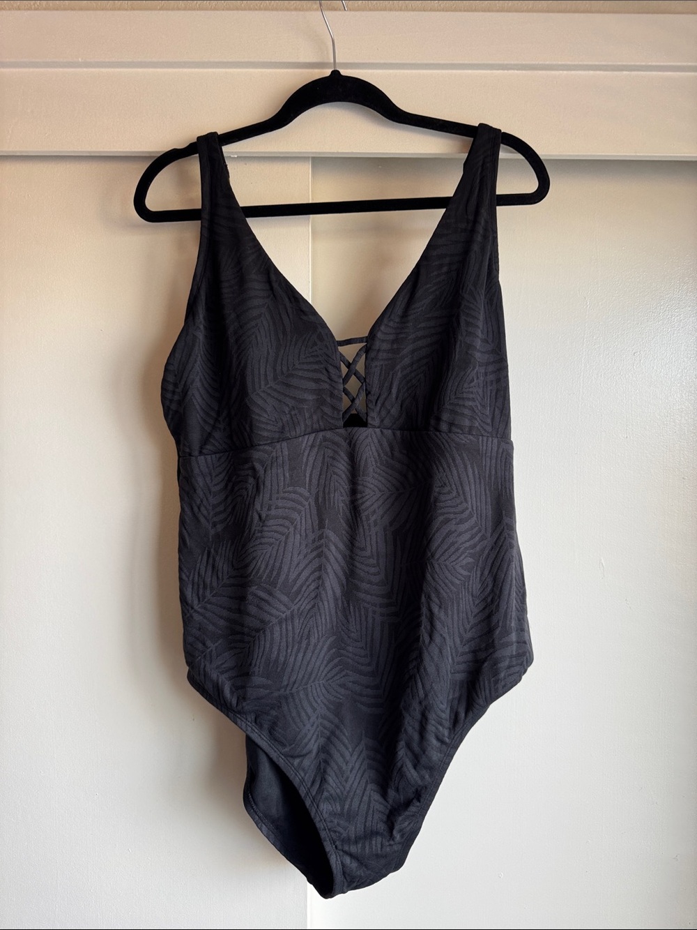 Swimsuit Women’s 1X Freshwater Black Adjustable Straps monotone Palm Print